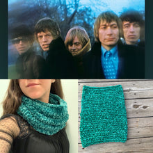 Load image into Gallery viewer, She Smiled Sweetly Cowl Crochet Pattern
