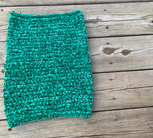 Load image into Gallery viewer, She Smiled Sweetly Cowl Crochet Pattern