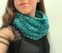 Load image into Gallery viewer, She Smiled Sweetly Cowl Crochet Pattern