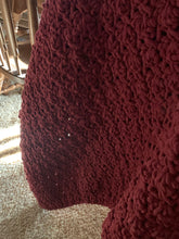 Load image into Gallery viewer, Handmade Falling Blanket in Merlot