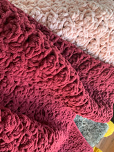 Load image into Gallery viewer, Handmade Falling Blanket in Merlot