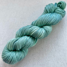 Load image into Gallery viewer, OOAK Variant (Trial 9) of the wind was blowing - Hand Dyed Merino Wool Superwash Sport Yarn
