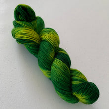 Load image into Gallery viewer, Gaal Leaves Synnax - Hand Dyed Superwash 100% Bluefaced Leicester Sock Yarn
